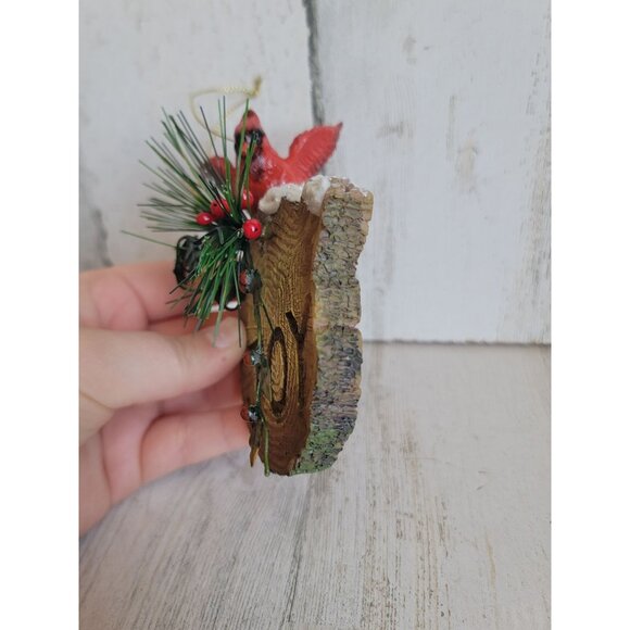 Red cardinal tree stump Joy mistletoe ornament Xmas - Picture 4 of 7